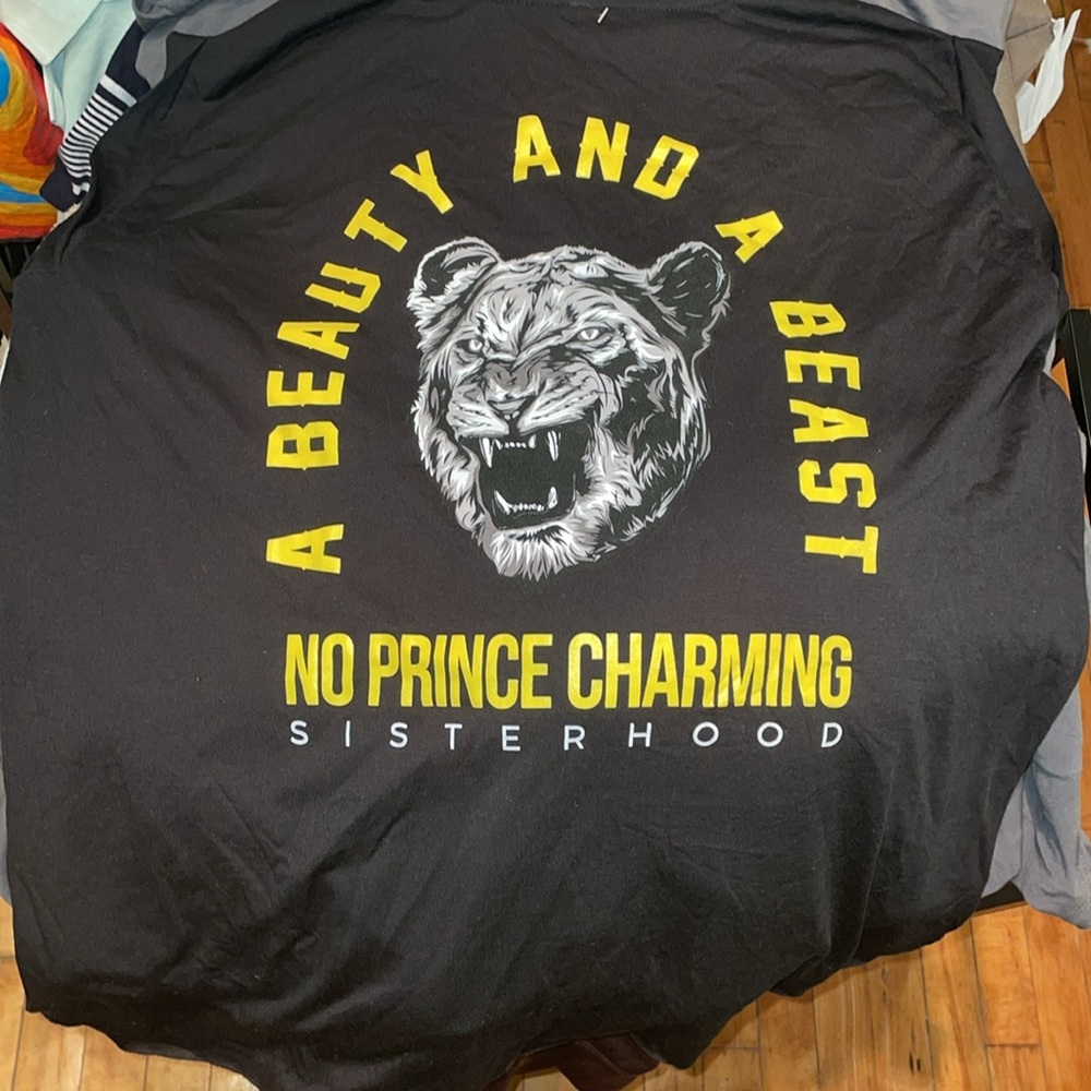 NWT No Prince Charming A BEAUTY AND A BEAST Tee size M - Picture 7 of 7